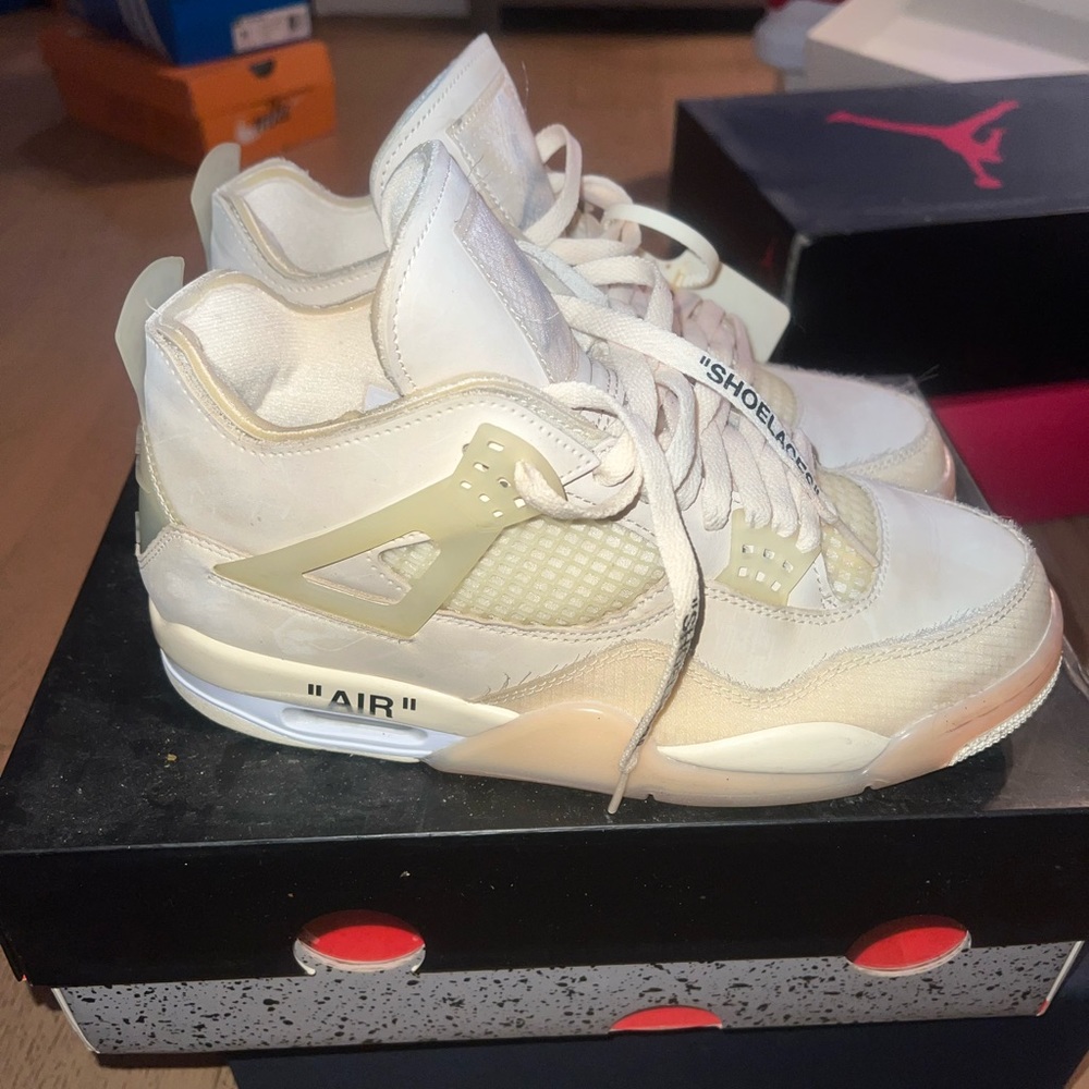 - OFF WHITE x AIR JORDAN 4 RETRO SP ‘Sail’ SIZE 6.5 Kids / Women SIZE 8 / 8.5